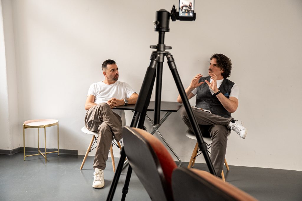 Caspar und Christoph im Gespräch. Foto: Melina Johannsen